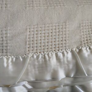 Faribo Faribault Woolen Mill Co Pure Wool Blanket Cream Satin Trim 62x84 USA